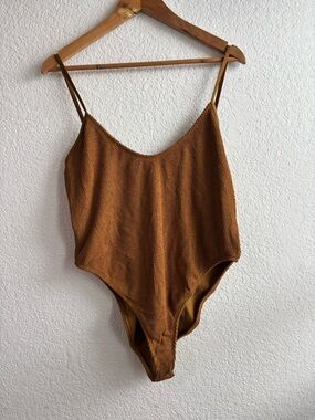 BRONZE Sz 7/8 Good American Textured One-Piece Swimsuit NWT Plunge Back